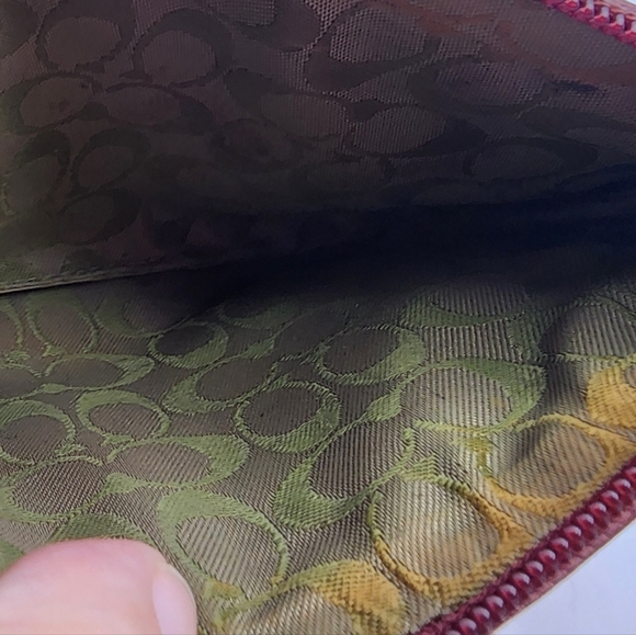 Vintage Coach Erikson Coin Purse in maroon red leather. - Picture 6 of 10